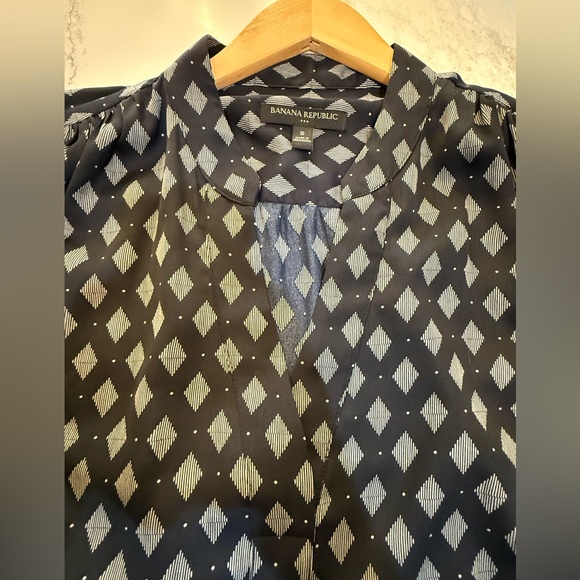 Banana Republic Volume Sleeve Geometric-Print Long-Sleeve Blouse Midnight Blue - Picture 6 of 10